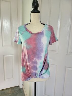 Pink Lily Pastel Tie-Dye Twist Hem Short Sleeve Top